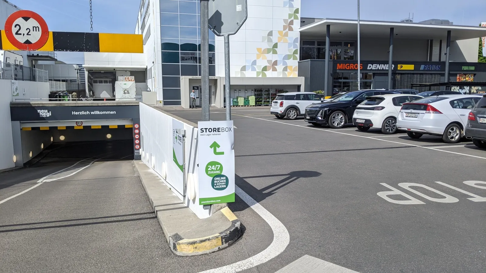 Lagerraum mieten Winterthur Neuhegi Center – Storebox Eingang Hintermühlenstrasse 4